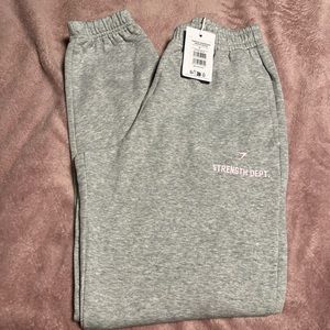New Gymshark Strength Department Graphic Jogger🩶🩷